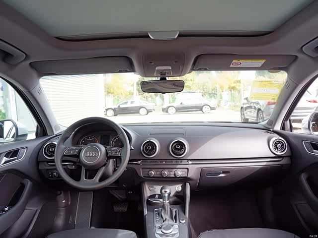 奥迪a3 2020款limousine 35 tfsi 时尚型 国vi